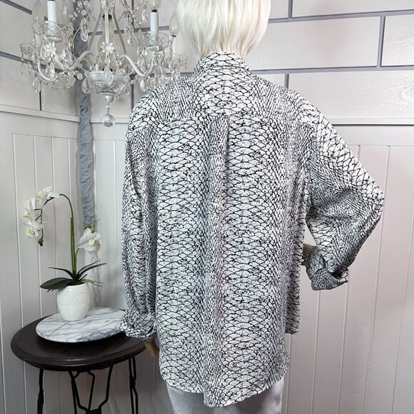 Investments II Reptile Print Button Blouse size 1X Snake Dragon - Picture 2 of 9